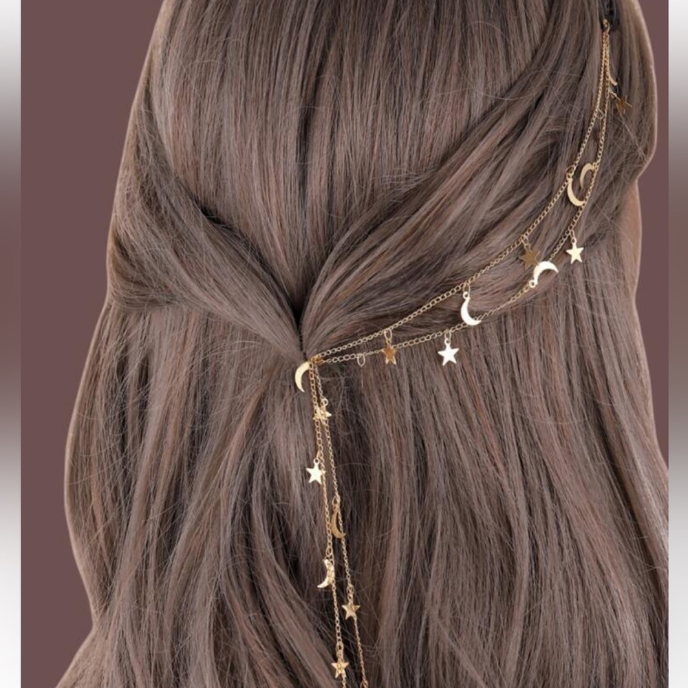Gold Tone Moon Accents Chain Clip.